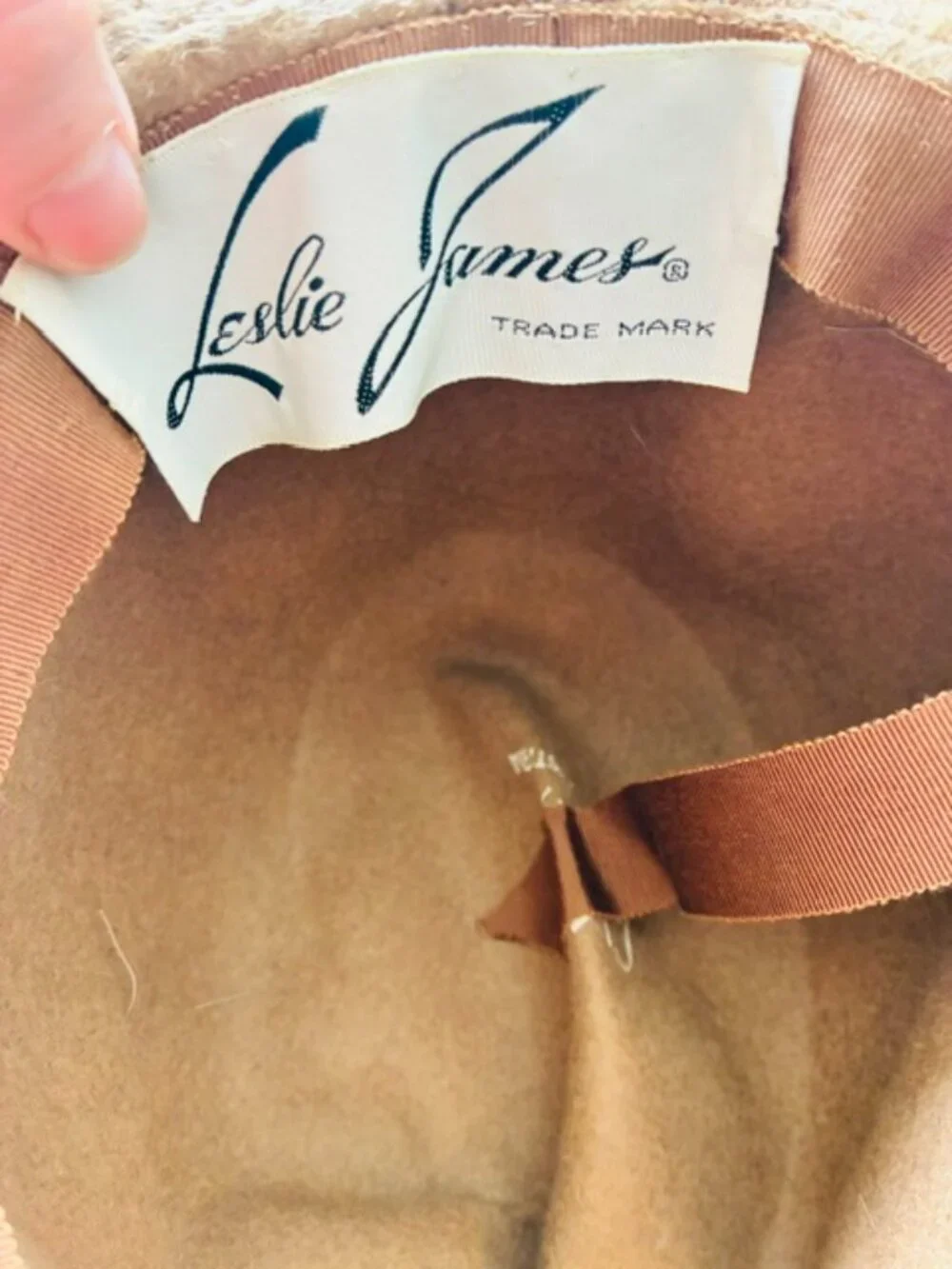 Vintage 1960s Leslie James hat